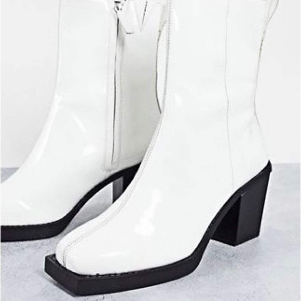 ASOS Men’s heeled chelsea boots in white patent leather (( NOT ACCEPTING OFFERS